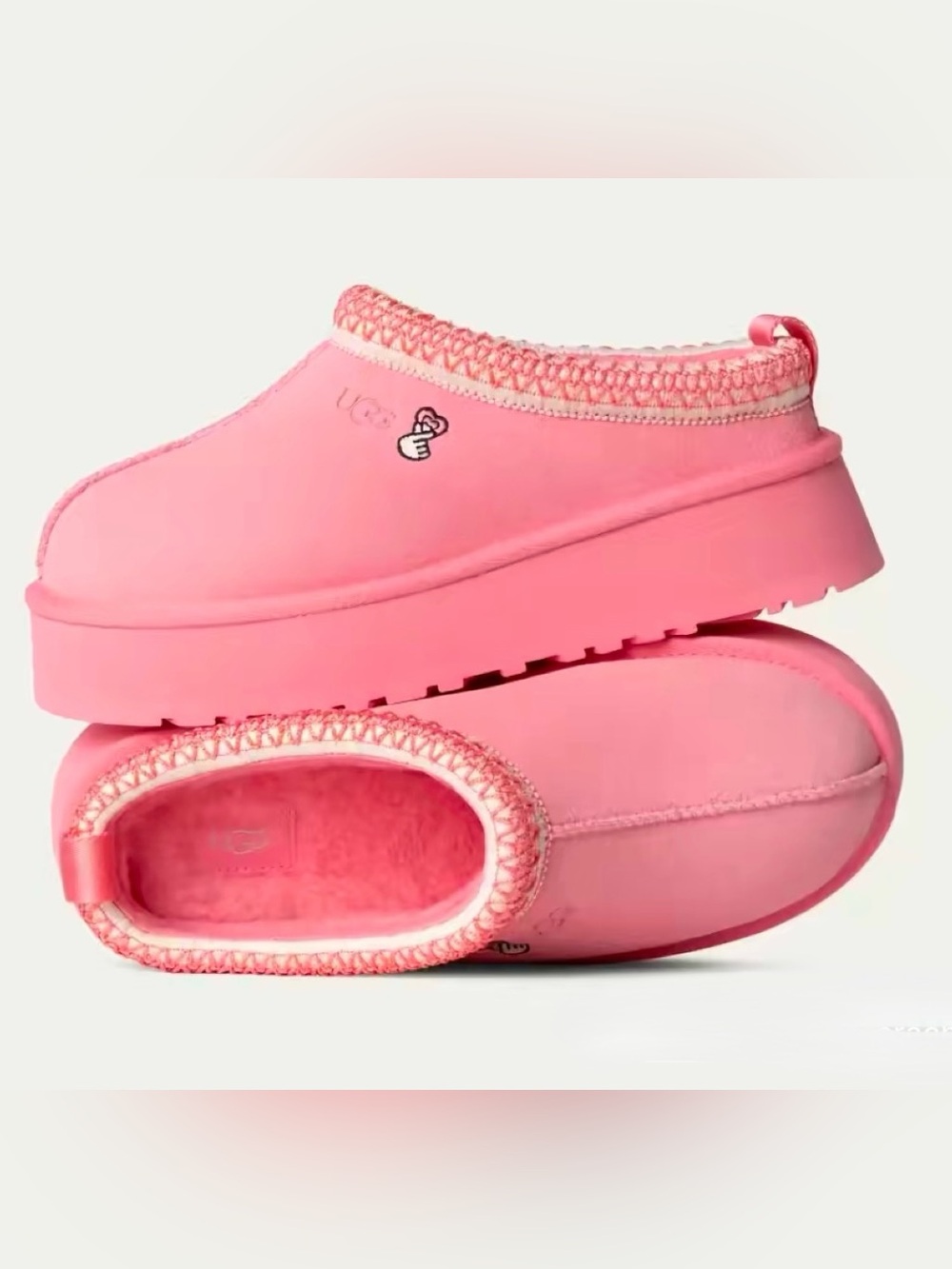 UGG Limited Edition Women’s size 6 Like New.